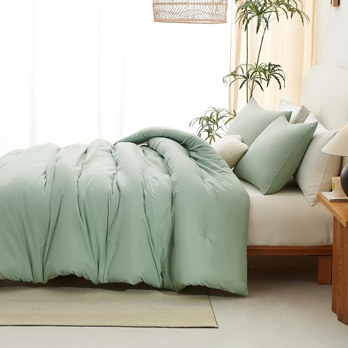 CozyLux Sage Green Comforter Set Queen Size, 3 Pieces Solid Breathable Quilted Style Bedding Sets, Luxury Fluffy Soft Microfiber Comforter for All Season(1 Comforter & 2 Pillowcases)