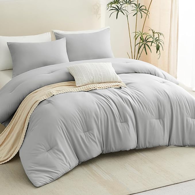 CozyLux Light Grey Comforter Set Full Size, 3 Pieces Solid Breathable Quilted Style Bedding Sets, Light Gray Luxury Fluffy Bed Set Soft Microfiber Comforter All Season (1 Comforter & 2 Pillowcases)